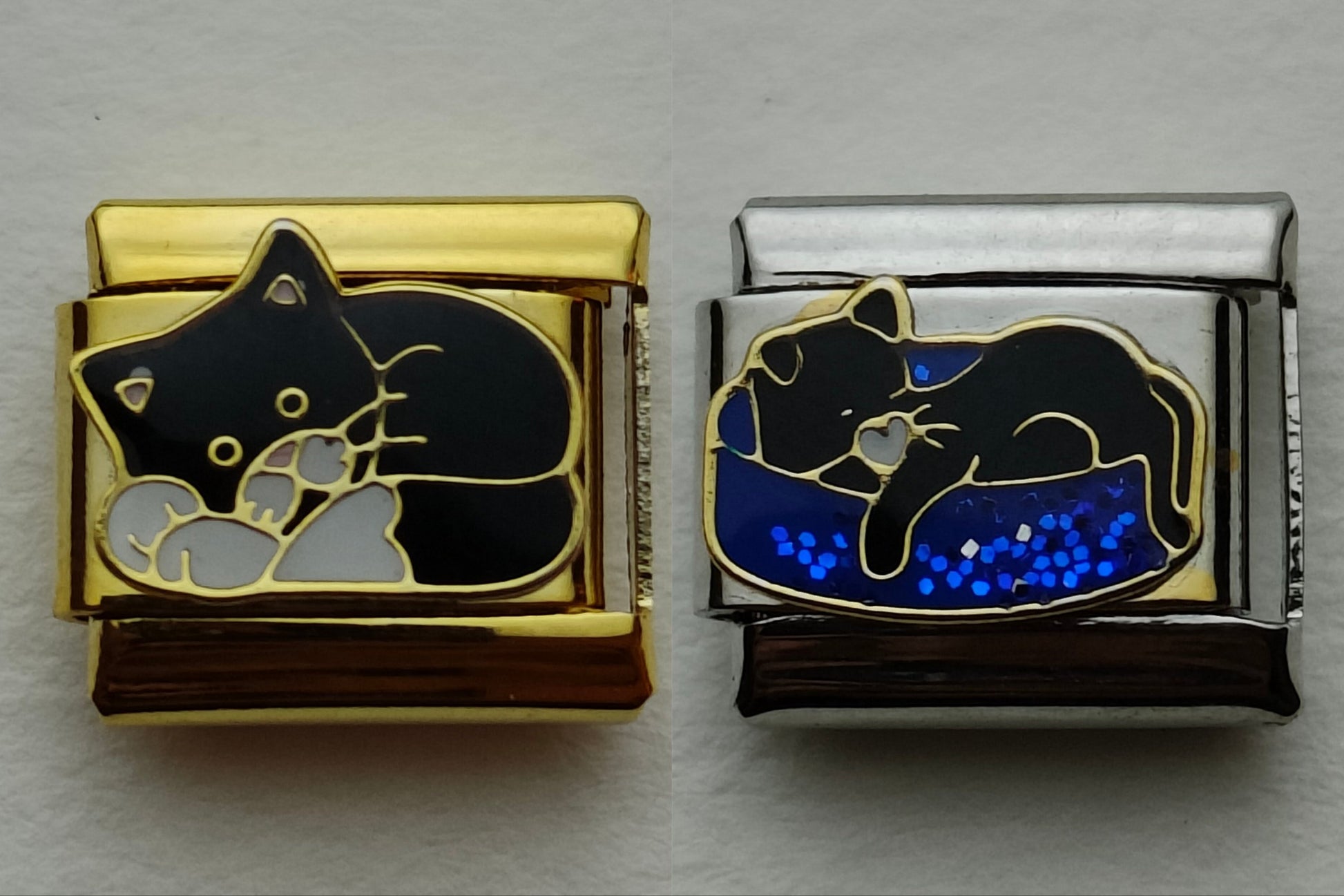 سلاسل قطط متطابقة من الفضة والذهب