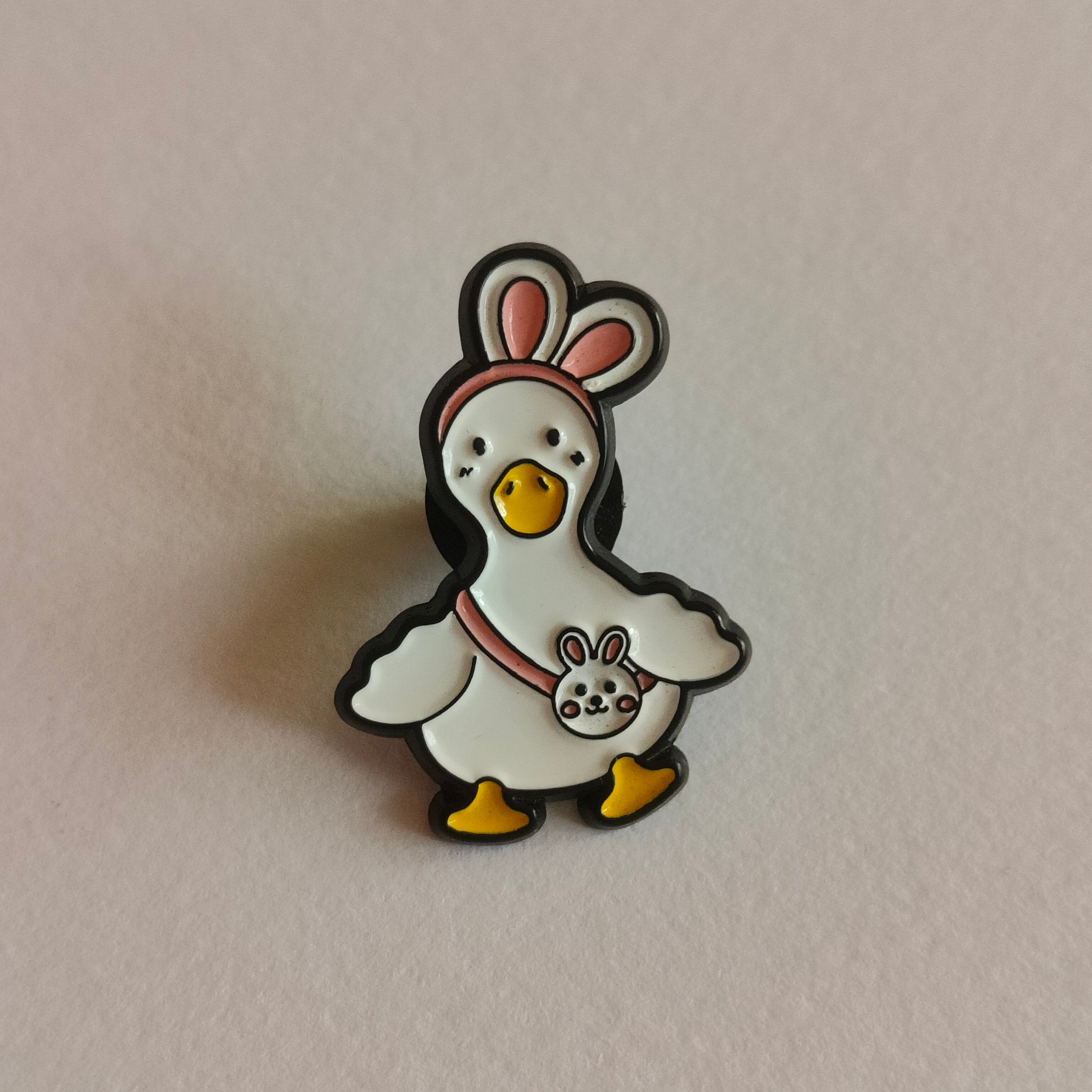Outing Ducky Pin