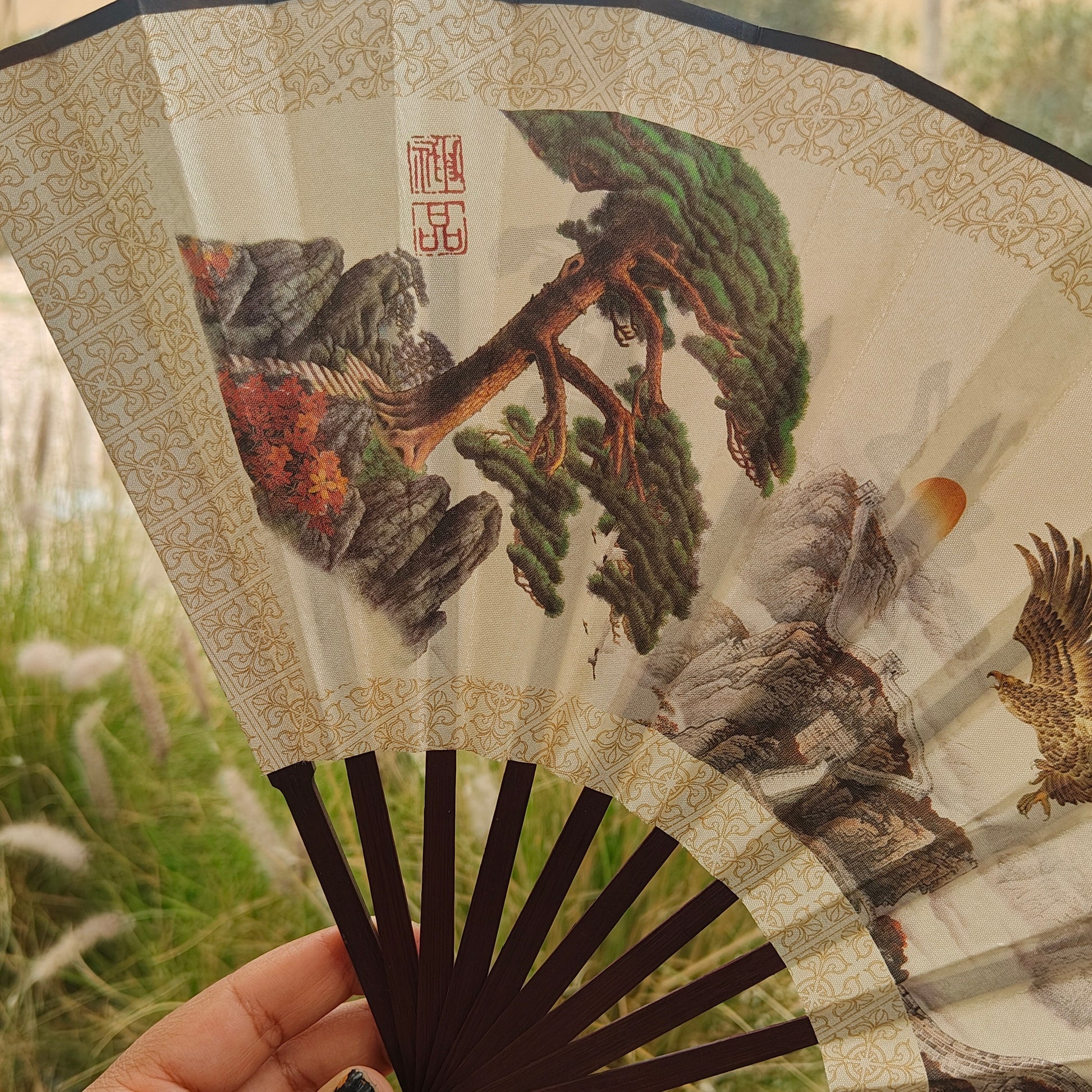 The Boundless Hand Fan