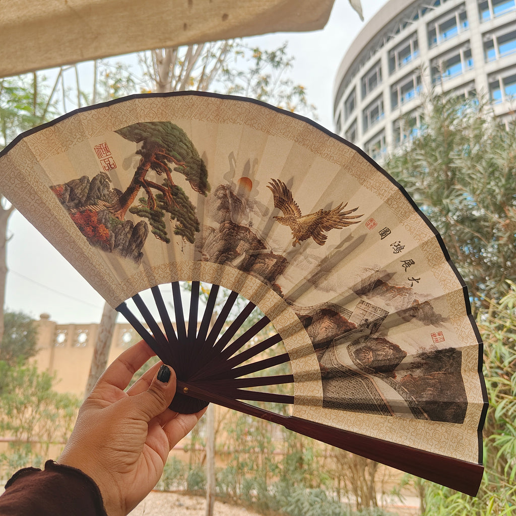 The Boundless Hand Fan