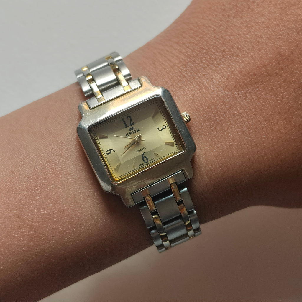 Mix Metal Chunky Watch -needs a battery